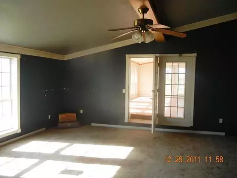 219 Meyers Dr, Tuttle, OK 73089 photo 2