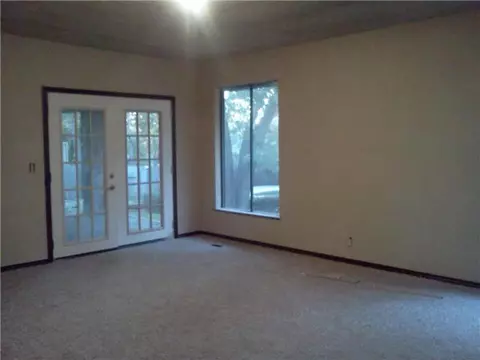 3205 S Adobe Dr, Edmond, OK 73013 photo 9