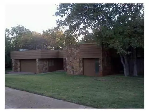 3205 S Adobe Dr, Edmond, OK 73013 photo 1