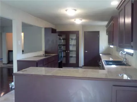3205 S Adobe Dr, Edmond, OK 73013 photo 6