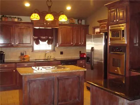 203 E Beech St, Tecumseh, OK 74873 photo 2