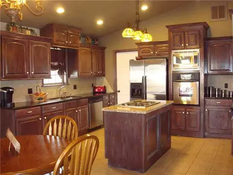 203 E Beech St, Tecumseh, OK 74873 photo 3