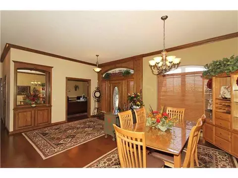 204 W Waterfront Dr, Tuttle, OK 73089 photo 4