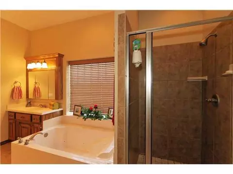 204 W Waterfront Dr, Tuttle, OK 73089 photo 11
