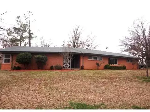 1 Circle Dr, Chickasha, OK 73018 photo 1