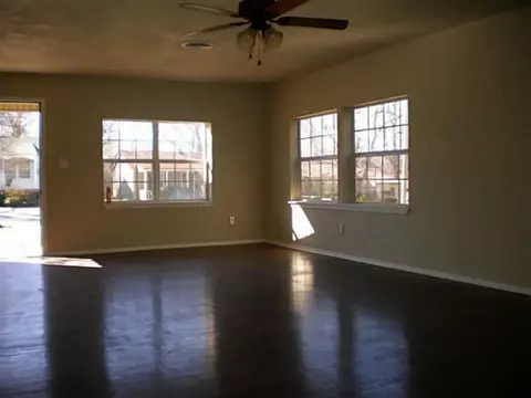 719 E Brks, Norman, OK 73071 photo 3