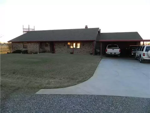 320 E Wagner Rd, Yukon, OK 73099 photo 1