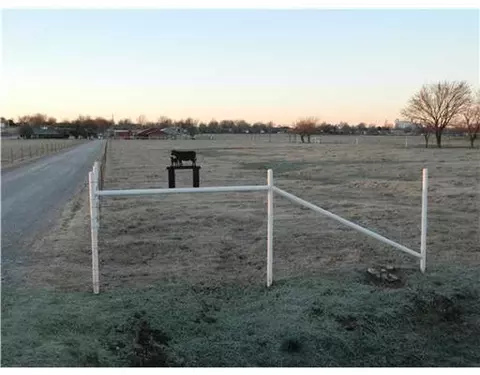 320 E Wagner Rd, Yukon, OK 73099 photo 5