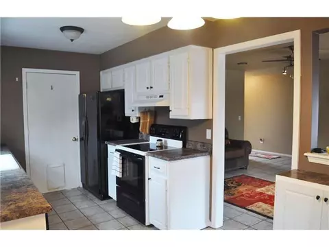 819 E Lamplighter Ct, Guthrie, OK 73044 photo 5