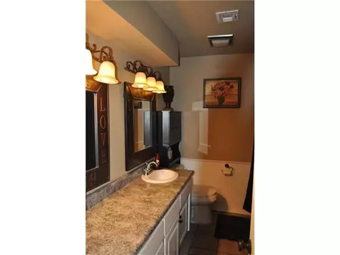 819 E Lamplighter Ct, Guthrie, OK 73044 photo 13
