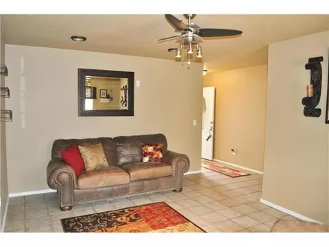 819 E Lamplighter Ct, Guthrie, OK 73044 photo 10