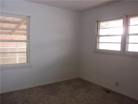 1230 E 8th, Cushing, OK 74023 photo 7