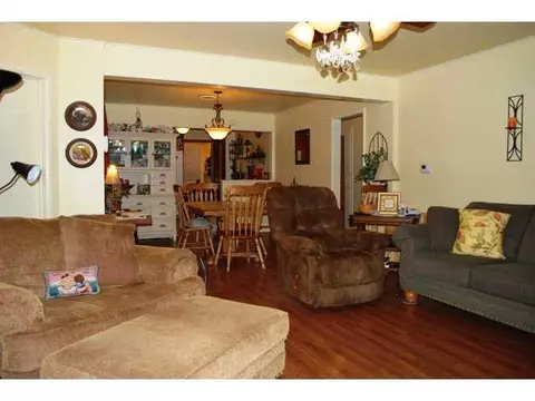 502 E Logan Ave, Guthrie, OK 73044 photo 2