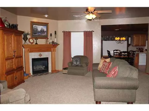 401 Amanda Dr, Yukon, OK 73099 photo 2