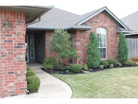 401 Amanda Dr, Yukon, OK 73099 photo 5