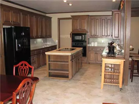 2800 Summit Dr, Edmond, OK 73034 photo 6