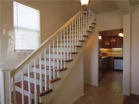 1002 E Perkins Ave, Guthrie, OK 73044 photo 2