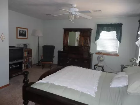 2702 Garden Rd, Tuttle, OK 73089 photo 5