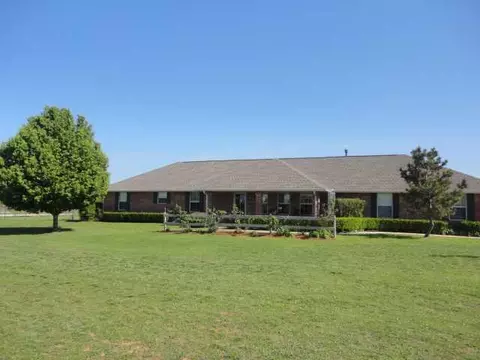 2702 Garden Rd, Tuttle, OK 73089 photo 1