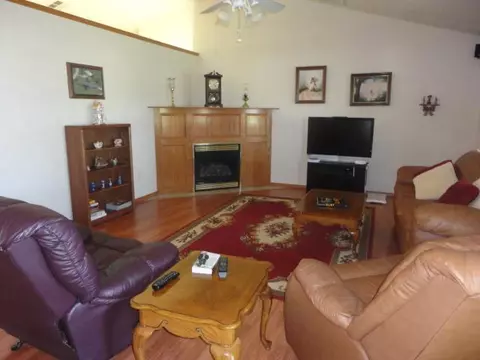 2702 Garden Rd, Tuttle, OK 73089 photo 2