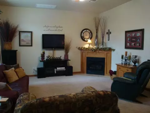 107 W End Ct, Tuttle, OK 73089 photo 2