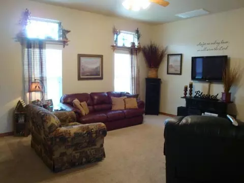 107 W End Ct, Tuttle, OK 73089 photo 5