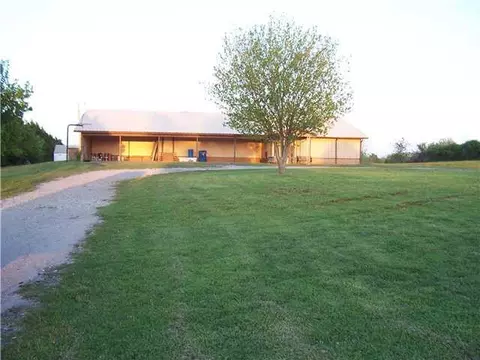 208 S Mustang Rd, Tuttle, OK 73089 photo 1