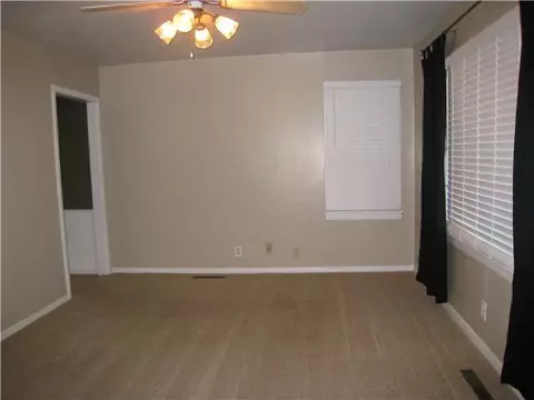 1009 Hillside Dr, Ada, OK 74820 photo 5