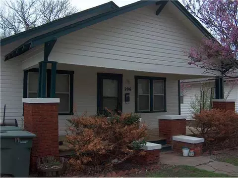206 E 3rd St, Edmond, OK 73034 photo 1