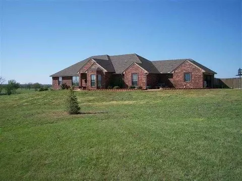 104087 S Homestead Dr, Mcloud, OK 74851 photo 2