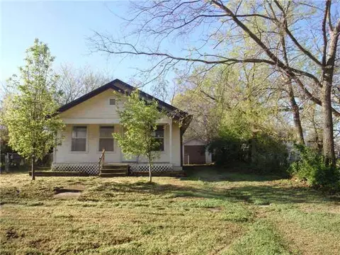 314 E Washington St, Tecumseh, OK 74873 photo 1