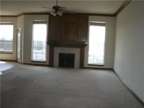 204 Loblolly Ln, Tuttle, OK 73089 photo 2