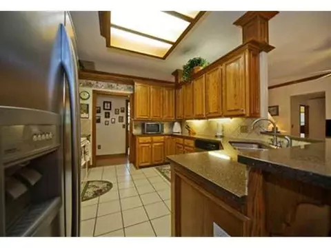 827 Bob White Dr, Tuttle, OK 73089 photo 7