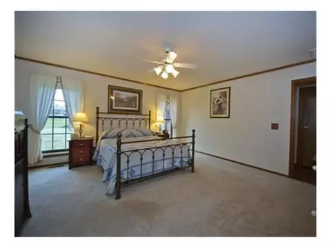 827 Bob White Dr, Tuttle, OK 73089 photo 11