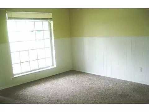 2310 E 10th St, Shawnee, OK 74801 photo 2