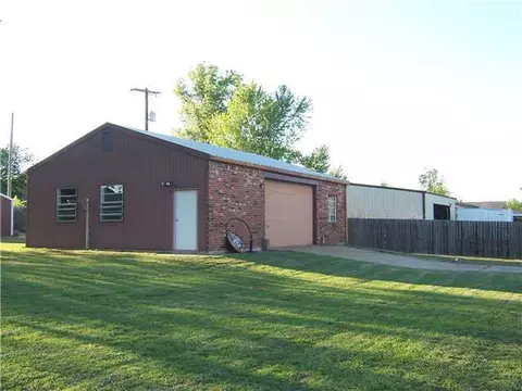 809 E Highland St, Tecumseh, OK 74873 photo 10