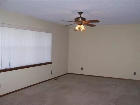 809 E Highland St, Tecumseh, OK 74873 photo 6