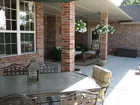 2305 Summit Dr, Edmond, OK 73034 photo 6