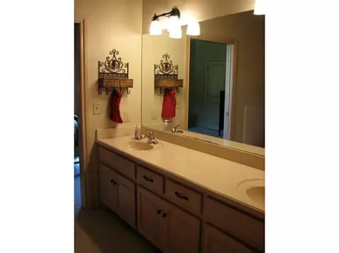 2305 Summit Dr, Edmond, OK 73034 photo 17