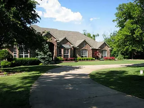 2305 Summit Dr, Edmond, OK 73034 photo 15