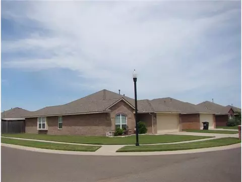 4415 Applegate Dr, Moore, OK 73160 photo 3