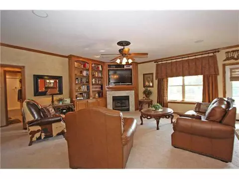 7905 Austrian Ln, Tuttle, OK 73089 photo 2