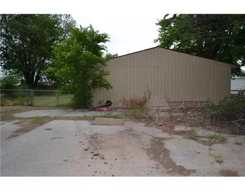 408 Williams Ave, Tuttle, OK 73089 photo 5