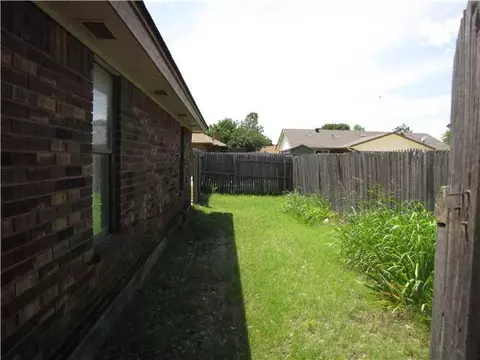 2109 Goodrich Dr, Moore, OK 73170 photo 18