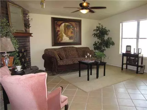 2109 Goodrich Dr, Moore, OK 73170 photo 3