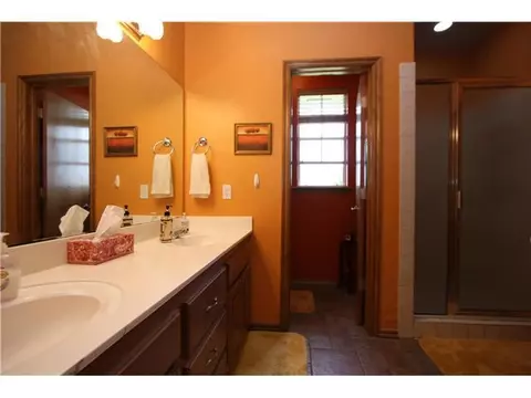 605 Elder Ln, Mustang, OK 73064 photo 13