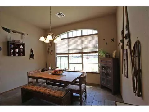 605 Elder Ln, Mustang, OK 73064 photo 3