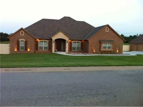 306 Mounds Rd, Harrah, OK 73045 photo 1