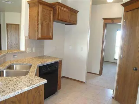 2001 Stonegate, Tuttle, OK 73089 photo 6