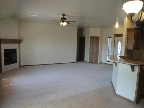 2001 Stonegate, Tuttle, OK 73089 photo 4